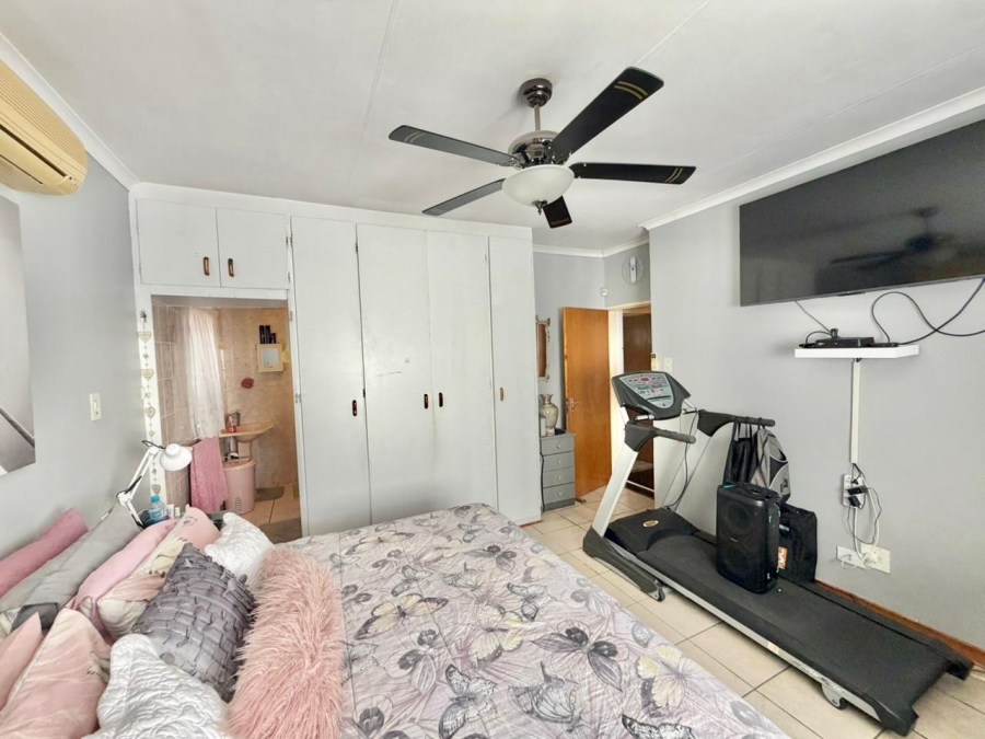 To Let 3 Bedroom Property for Rent in West Acres Mpumalanga