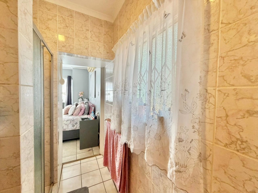 To Let 3 Bedroom Property for Rent in West Acres Mpumalanga