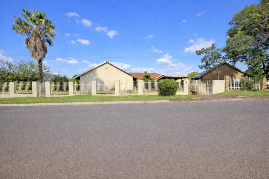 5 Bedroom Property for Sale in Duvha Park Ext 1 Mpumalanga