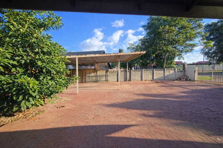 5 Bedroom Property for Sale in Duvha Park Ext 1 Mpumalanga