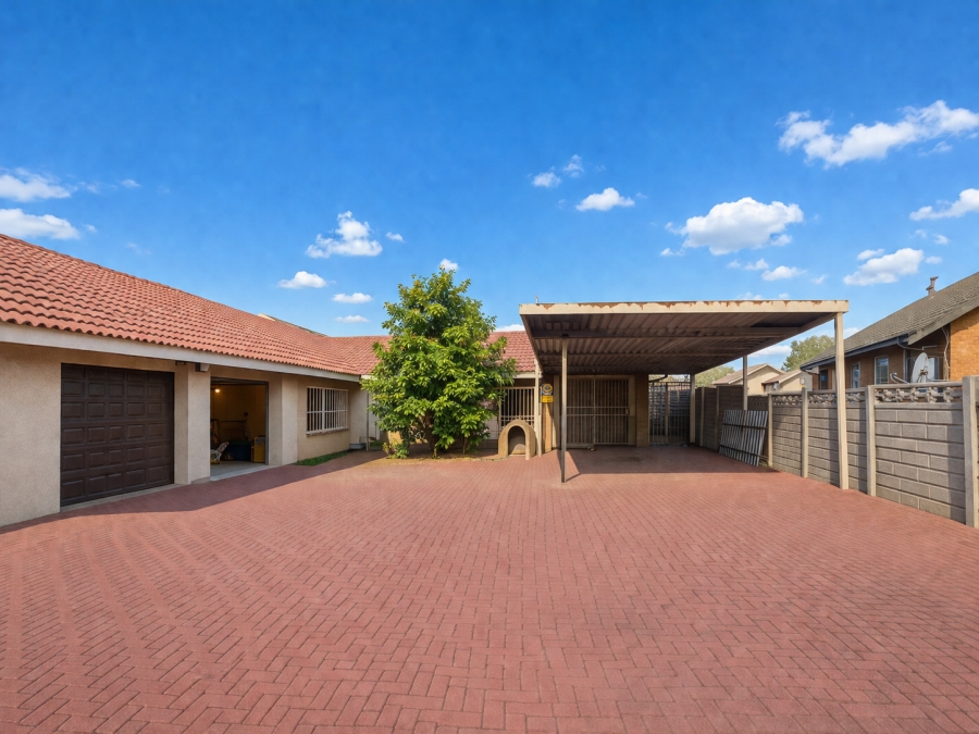 5 Bedroom Property for Sale in Duvha Park Ext 1 Mpumalanga
