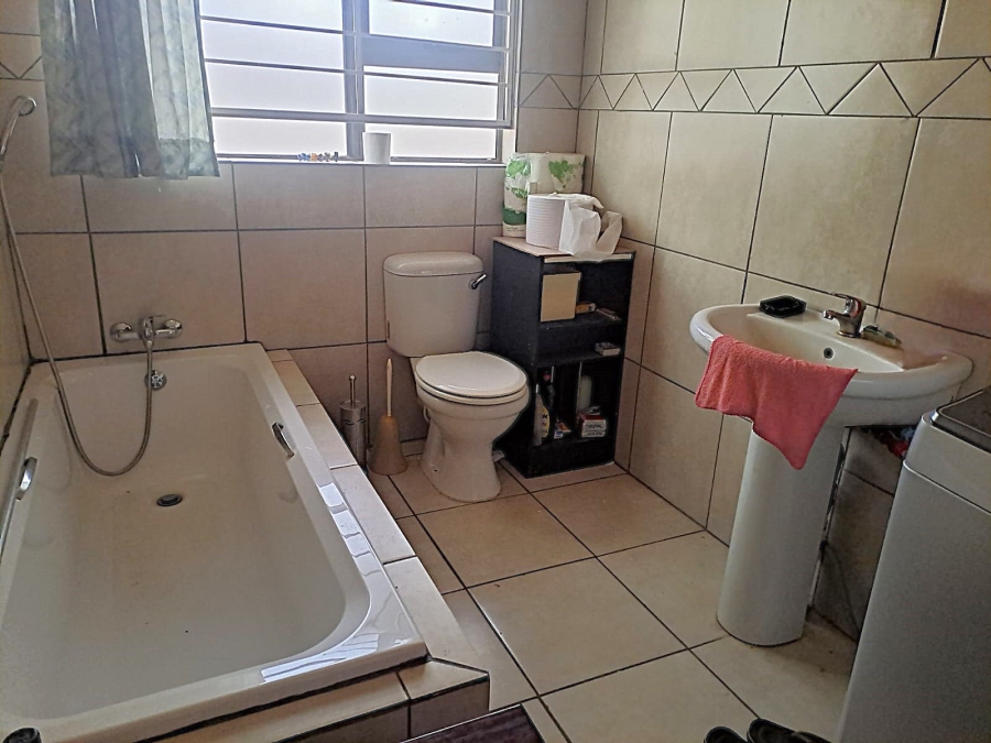 3 Bedroom Property for Sale in Marloth Park Mpumalanga