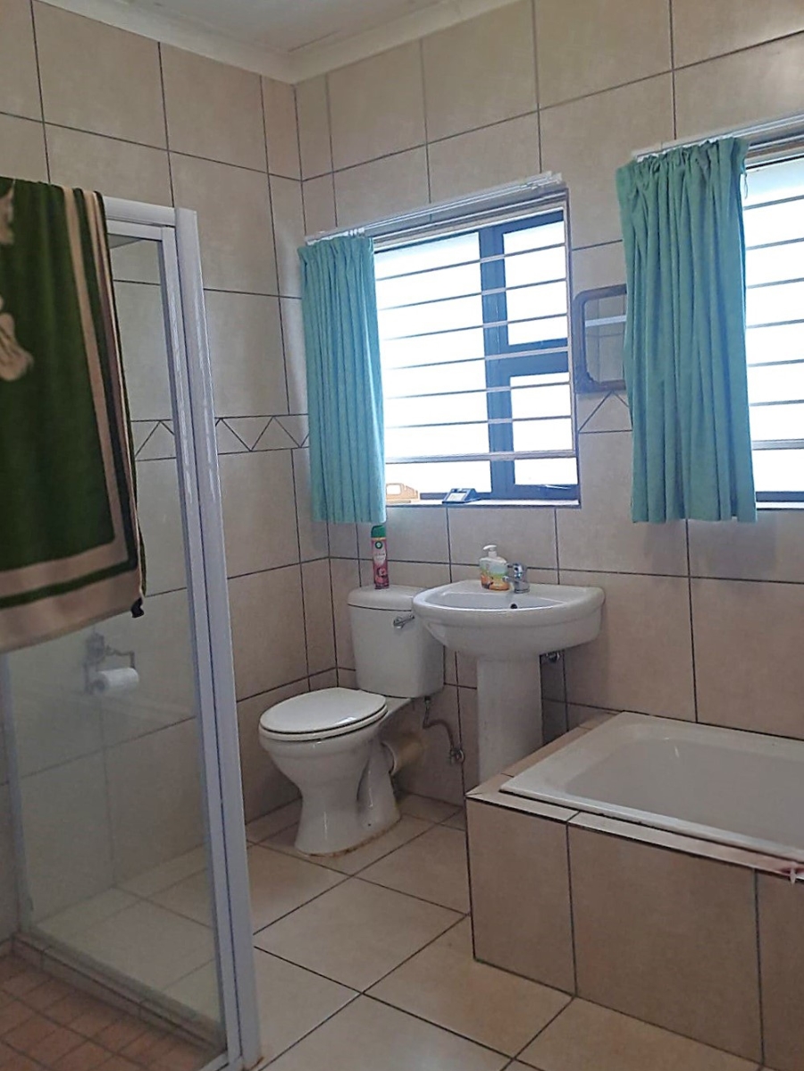 3 Bedroom Property for Sale in Marloth Park Mpumalanga