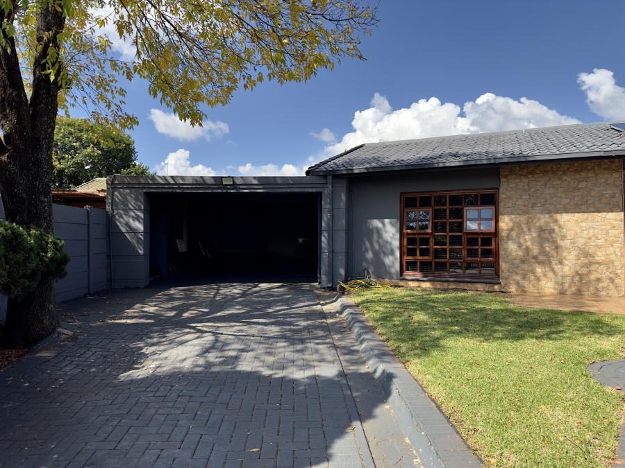 3 Bedroom Property for Sale in Cosmosrand Mpumalanga
