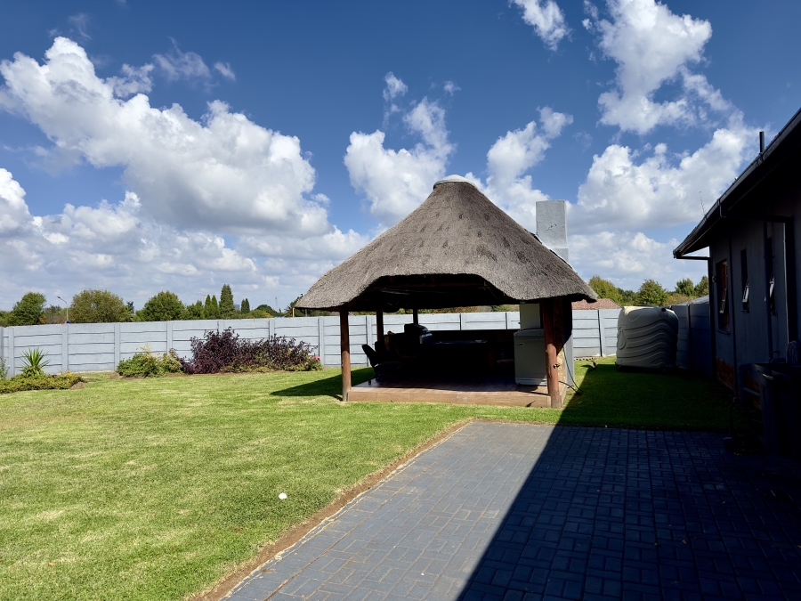 3 Bedroom Property for Sale in Cosmosrand Mpumalanga