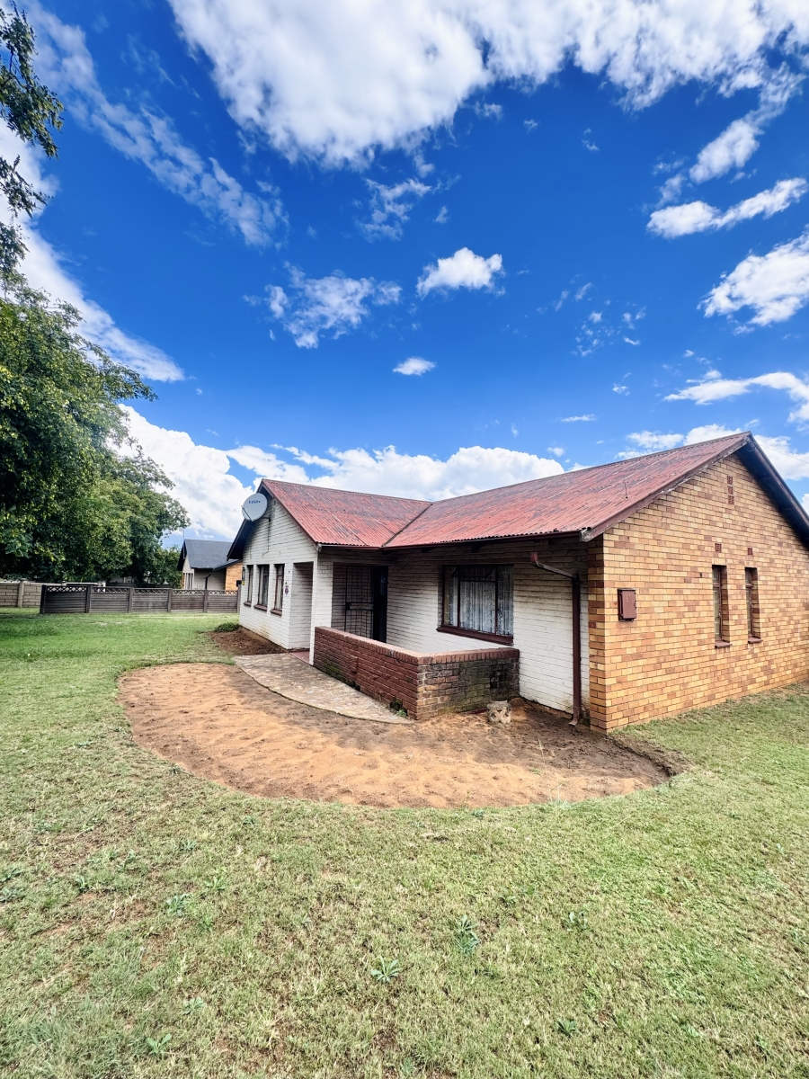 3 Bedroom Property for Sale in Witbank Ext 8 Mpumalanga