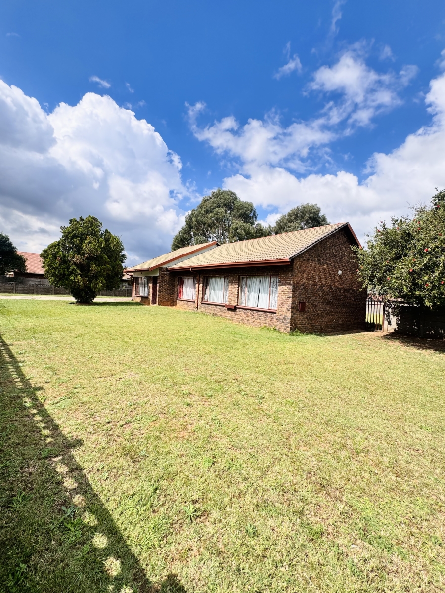 3 Bedroom Property for Sale in Witbank Ext 8 Mpumalanga