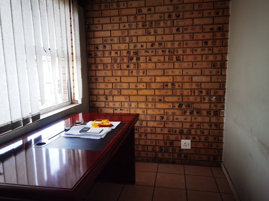 Commercial Property for Sale in Witbank Ext 8 Mpumalanga