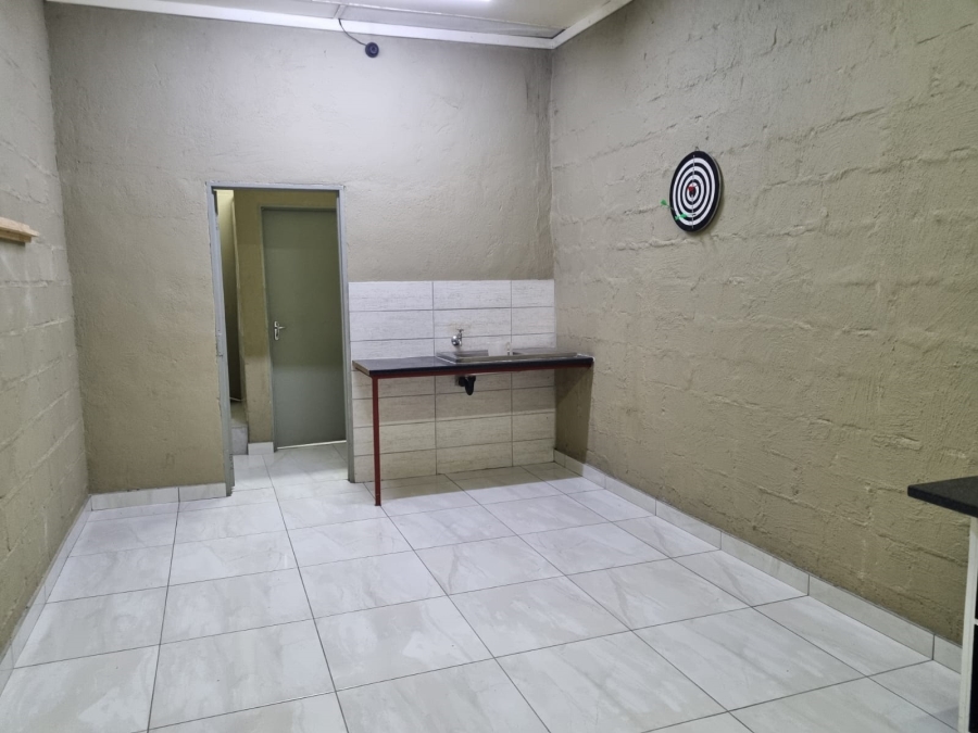 To Let Commercial Property for Rent in White River Mpumalanga