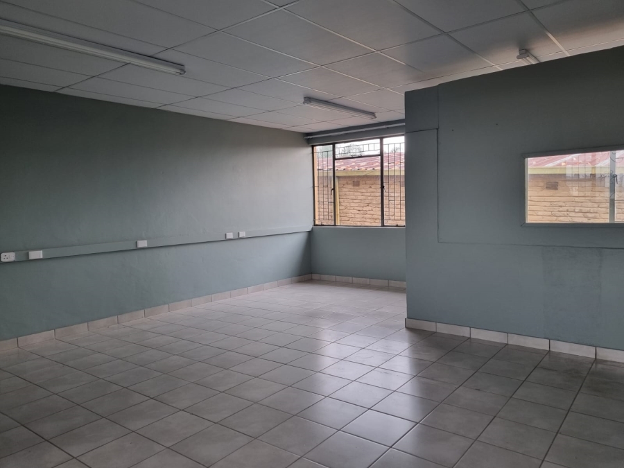 To Let Commercial Property for Rent in White River Mpumalanga
