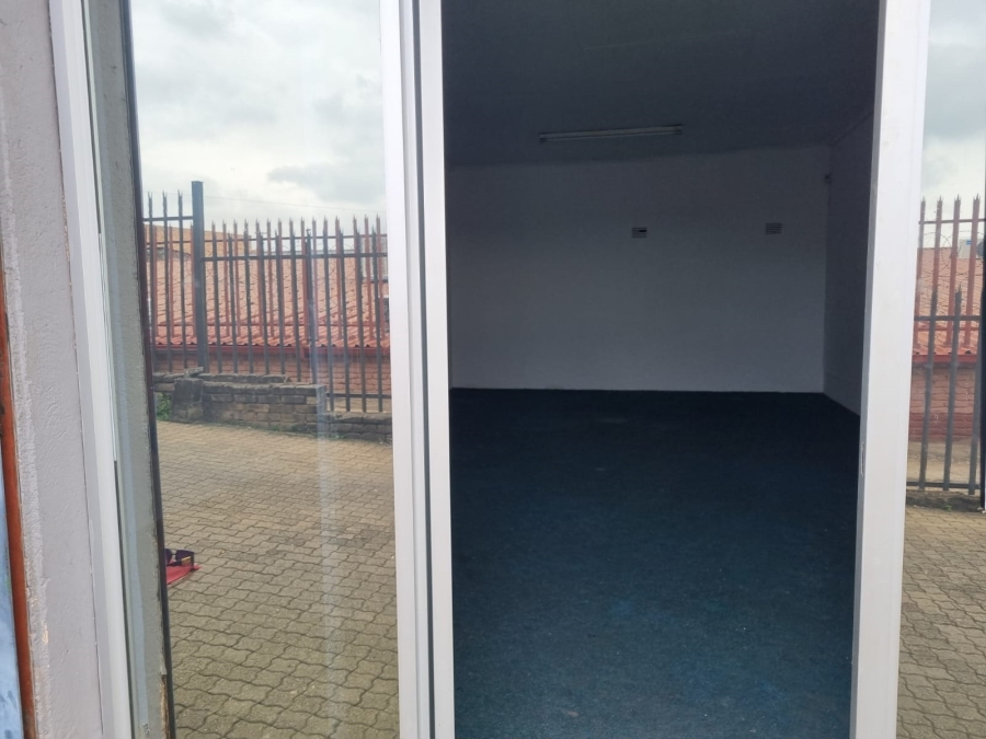 To Let Commercial Property for Rent in White River Mpumalanga