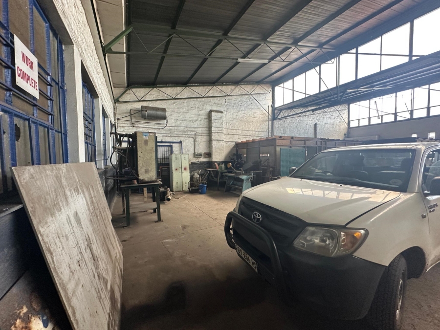 Commercial Property for Sale in Witbank Ext 8 Mpumalanga