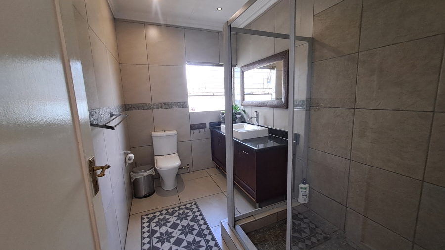 5 Bedroom Property for Sale in Leslie Mpumalanga