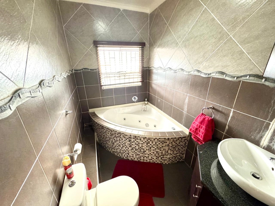 5 Bedroom Property for Sale in Evander Mpumalanga