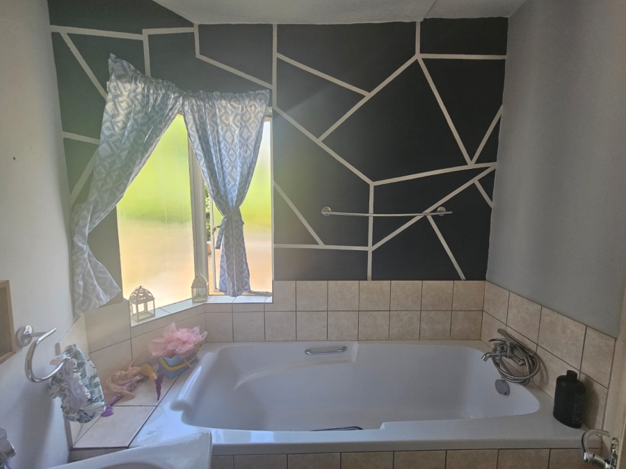 To Let 2 Bedroom Property for Rent in Nelspruit Ext 29 Mpumalanga