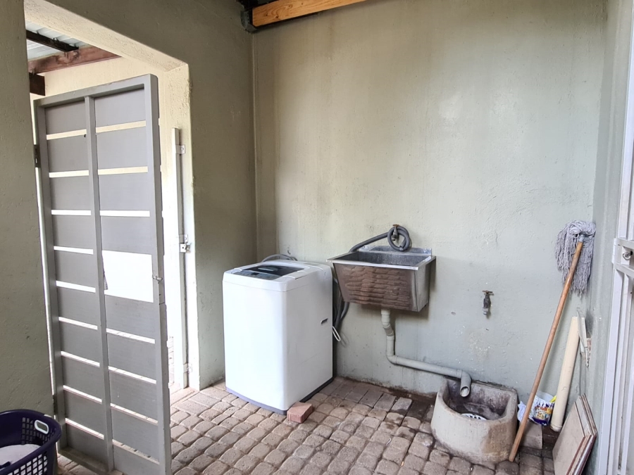 To Let 2 Bedroom Property for Rent in Nelspruit Ext 29 Mpumalanga