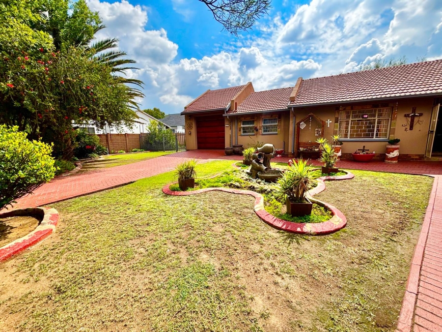 4 Bedroom Property for Sale in Secunda Mpumalanga