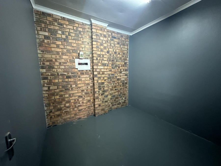 To Let Commercial Property for Rent in Klipfontein Mpumalanga