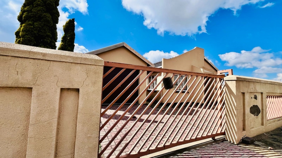 3 Bedroom Property for Sale in Embalenhle Mpumalanga