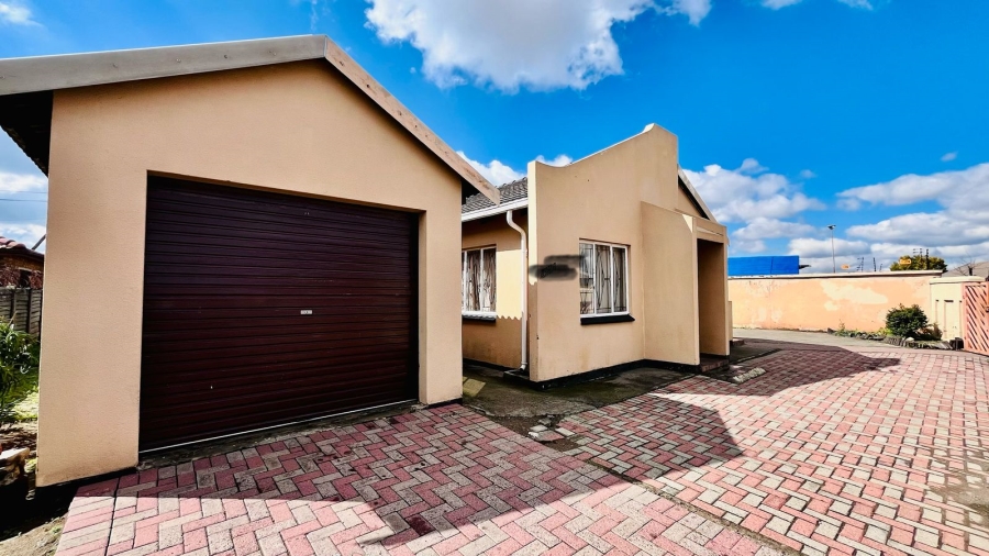 3 Bedroom Property for Sale in Embalenhle Mpumalanga