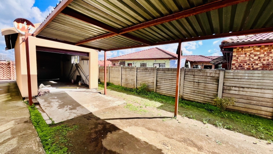 3 Bedroom Property for Sale in Embalenhle Mpumalanga
