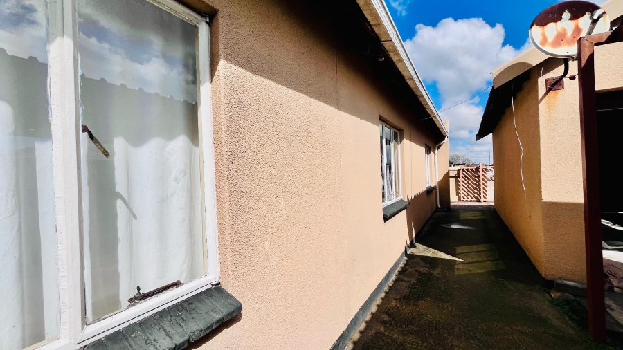 3 Bedroom Property for Sale in Embalenhle Mpumalanga