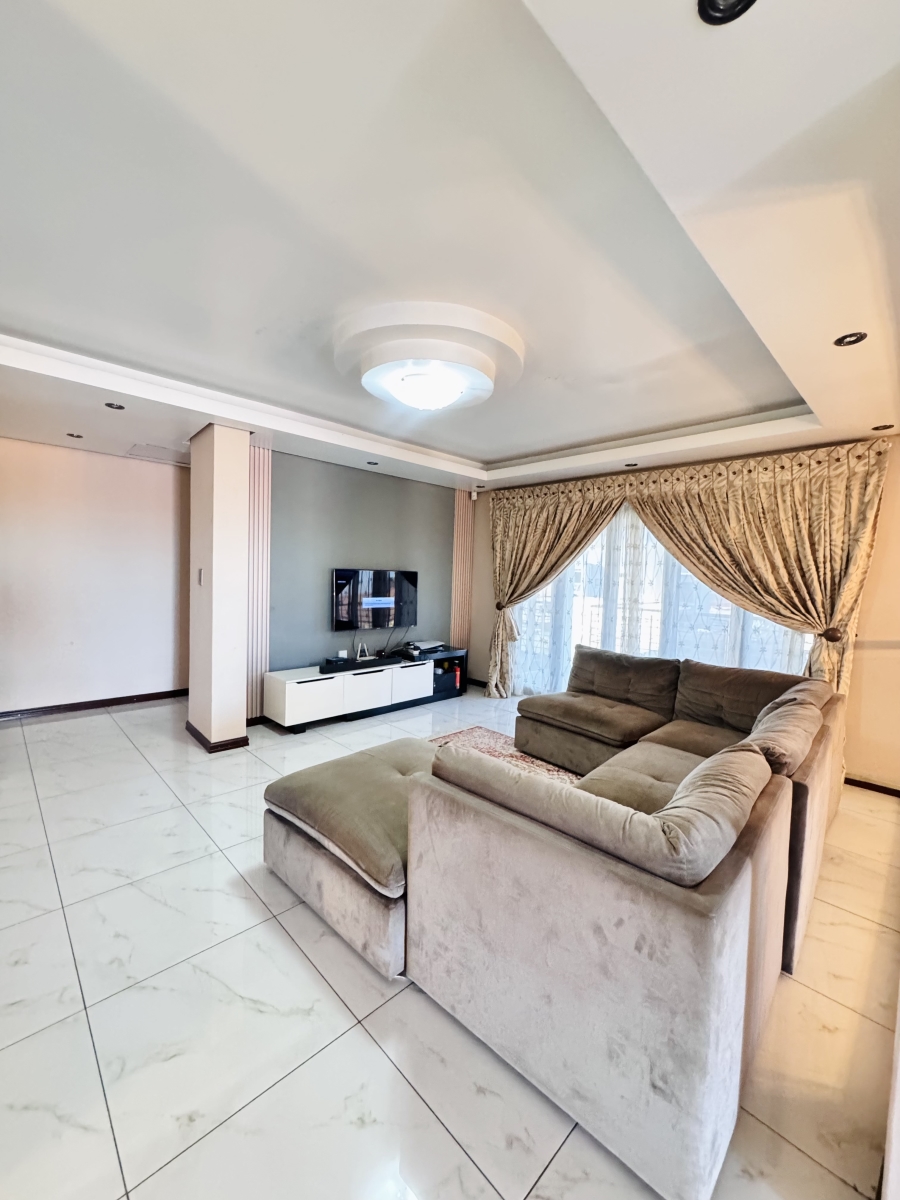 5 Bedroom Property for Sale in Aerorand Mpumalanga
