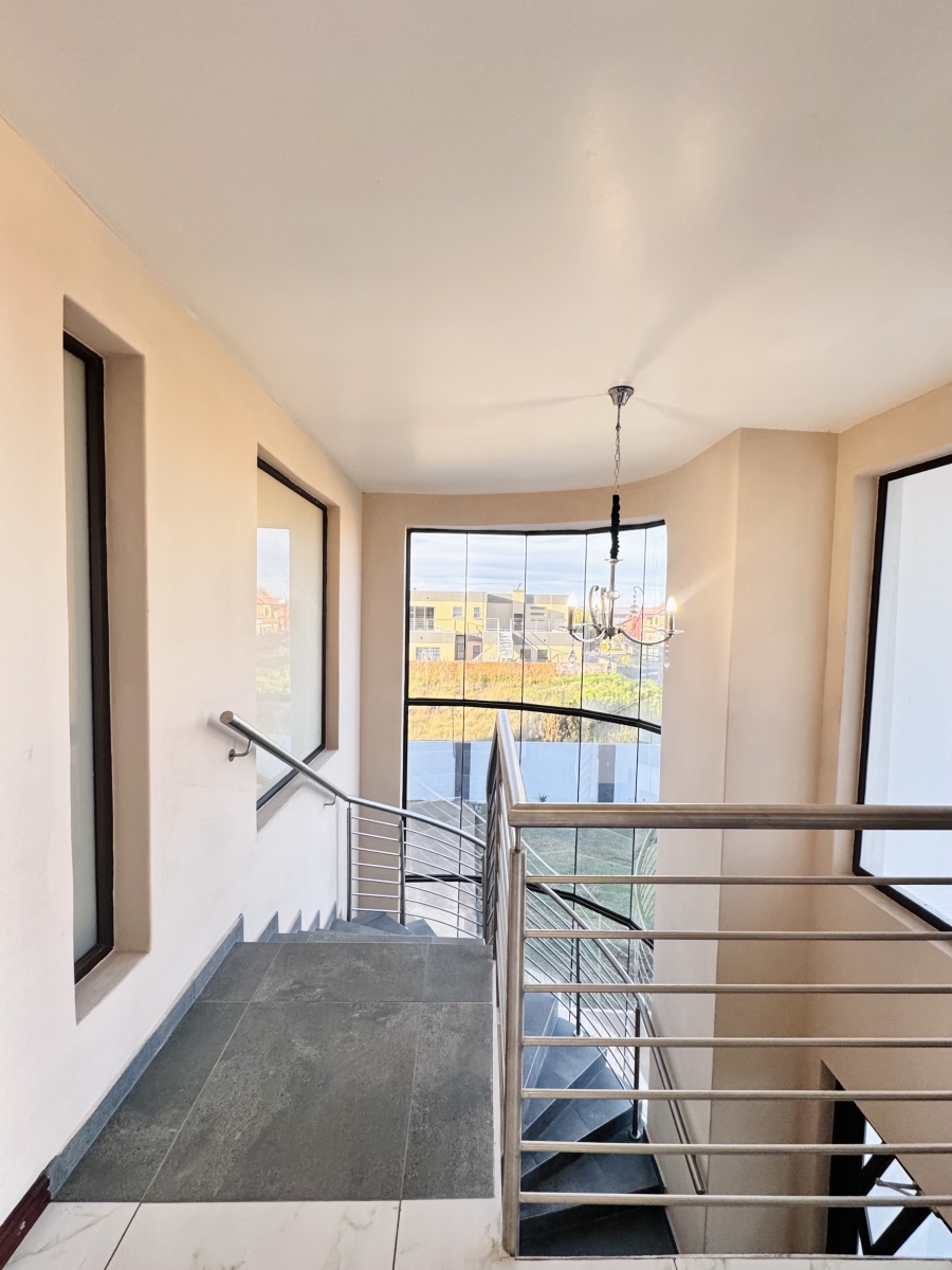 5 Bedroom Property for Sale in Aerorand Mpumalanga