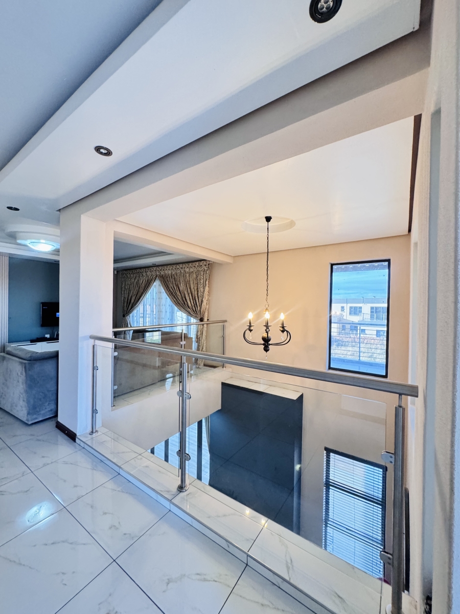 5 Bedroom Property for Sale in Aerorand Mpumalanga