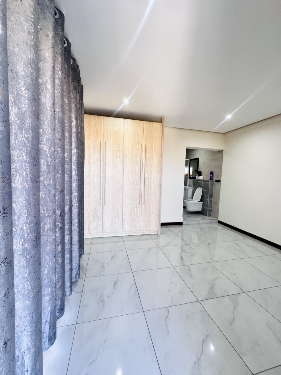 5 Bedroom Property for Sale in Aerorand Mpumalanga