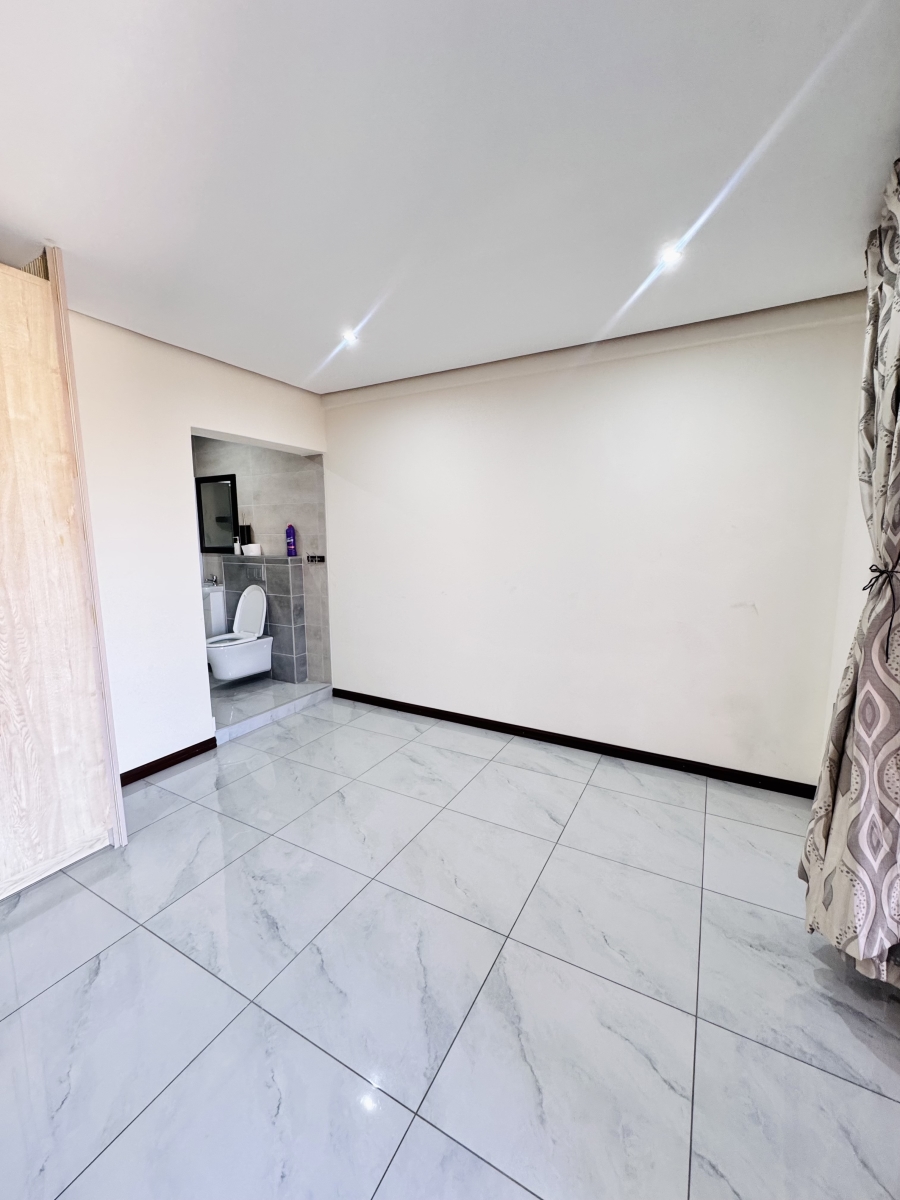 5 Bedroom Property for Sale in Aerorand Mpumalanga