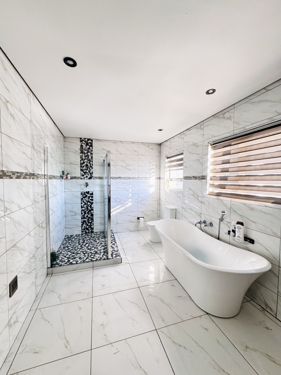 5 Bedroom Property for Sale in Aerorand Mpumalanga