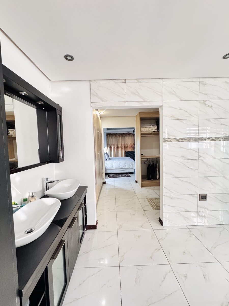 5 Bedroom Property for Sale in Aerorand Mpumalanga