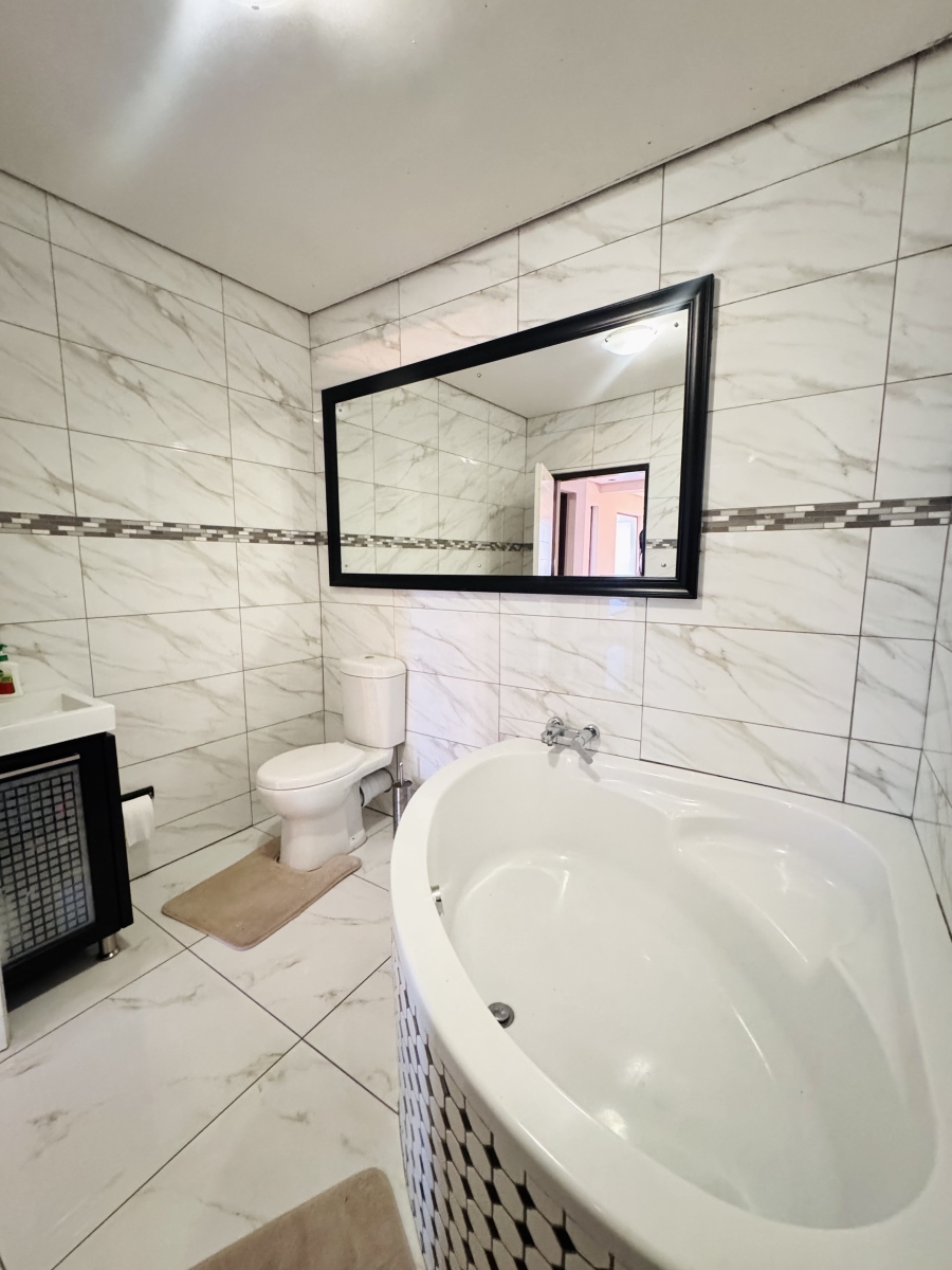 5 Bedroom Property for Sale in Aerorand Mpumalanga