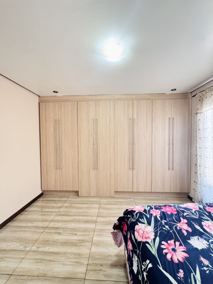 5 Bedroom Property for Sale in Aerorand Mpumalanga
