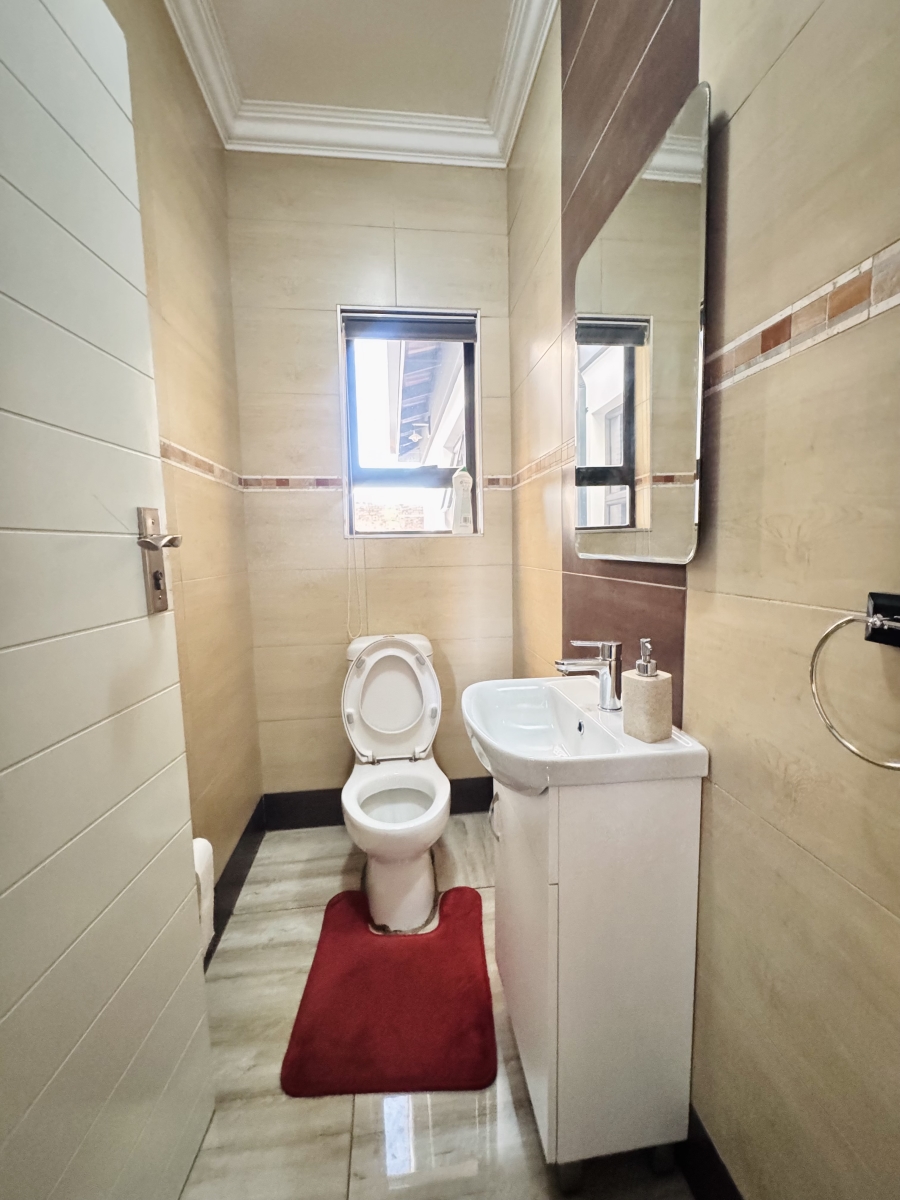 5 Bedroom Property for Sale in Aerorand Mpumalanga