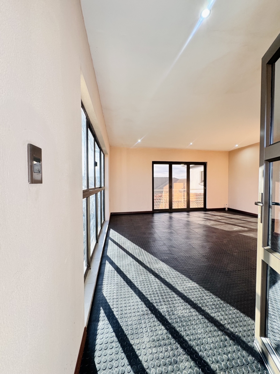 5 Bedroom Property for Sale in Aerorand Mpumalanga
