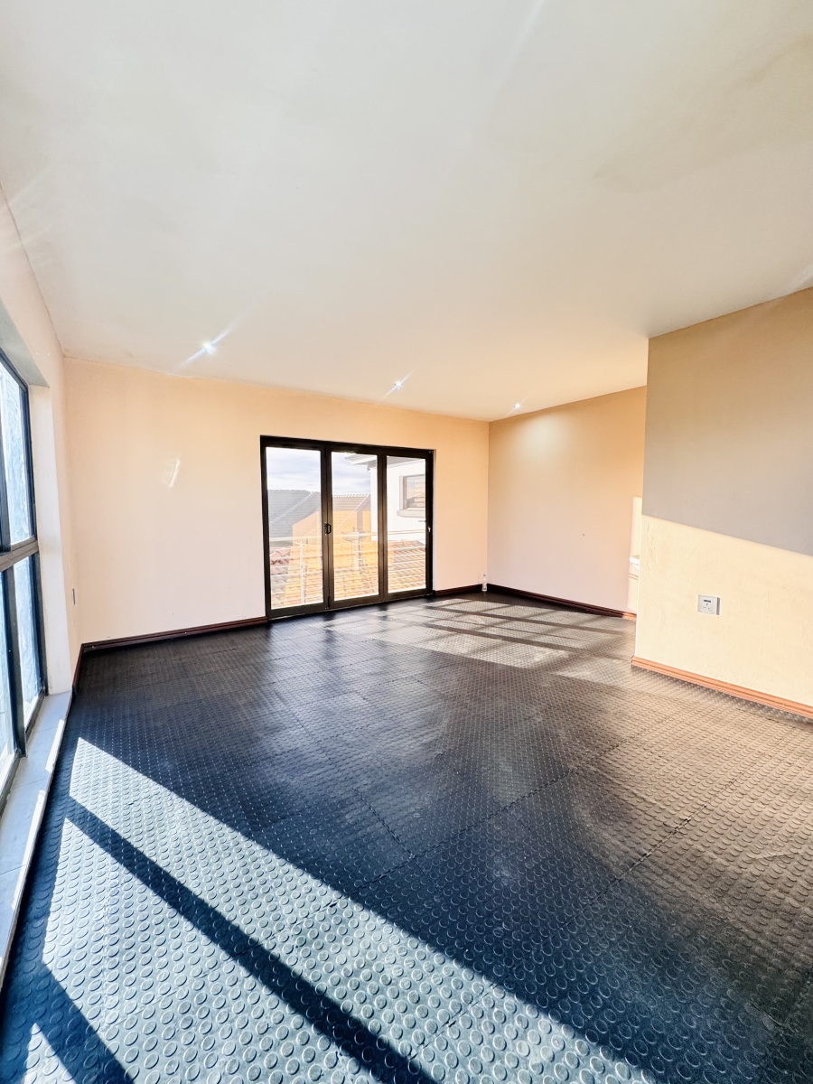 5 Bedroom Property for Sale in Aerorand Mpumalanga