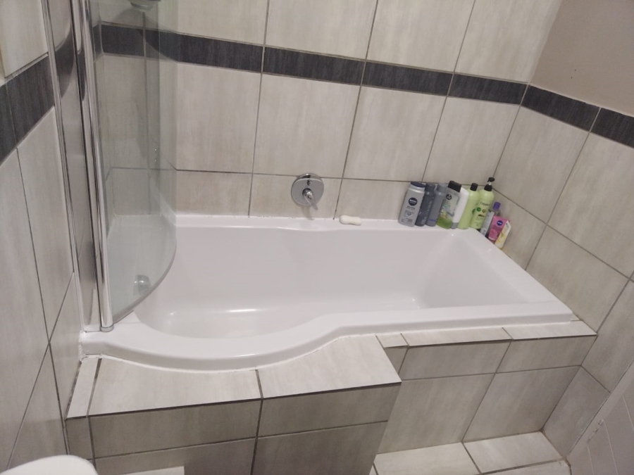 1 Bedroom Property for Sale in Terra Nova Mpumalanga