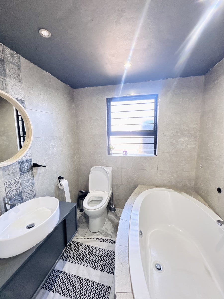 5 Bedroom Property for Sale in Rockdale Mpumalanga