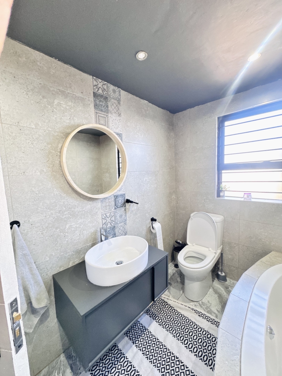5 Bedroom Property for Sale in Rockdale Mpumalanga