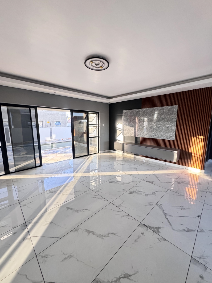 4 Bedroom Property for Sale in Aerorand Mpumalanga