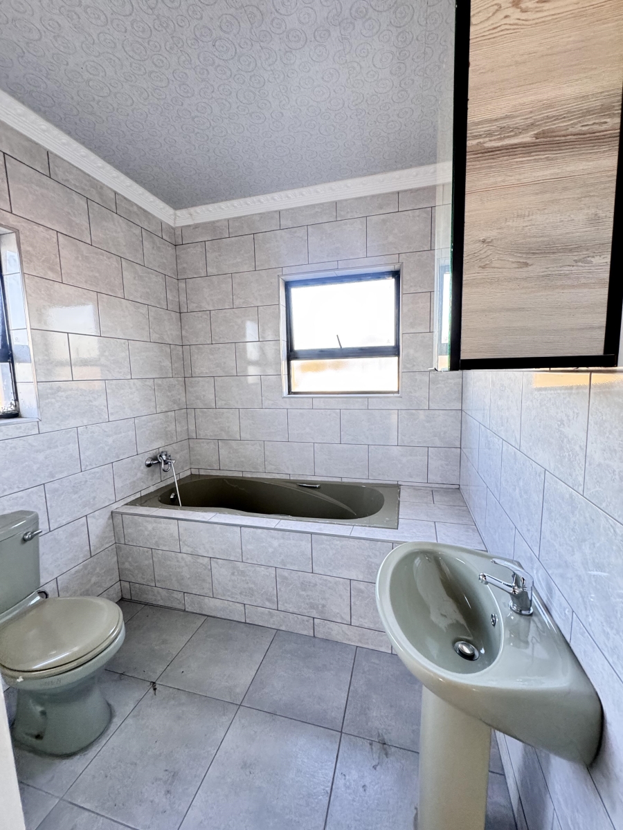 4 Bedroom Property for Sale in Aerorand Mpumalanga