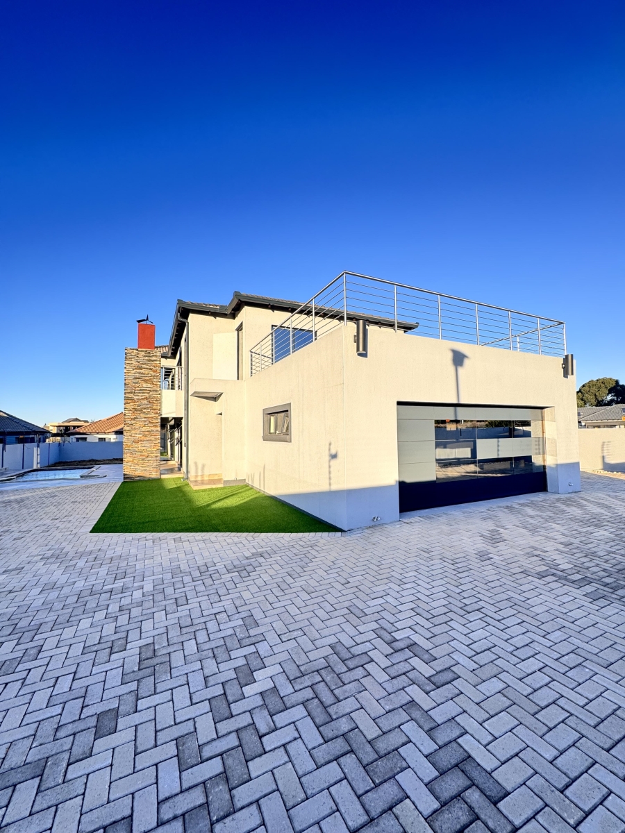 4 Bedroom Property for Sale in Aerorand Mpumalanga