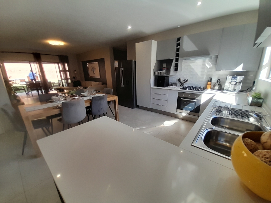 3 Bedroom Property for Sale in Stonehenge Mpumalanga