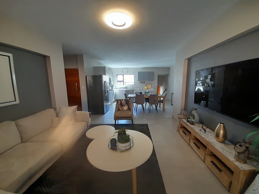 3 Bedroom Property for Sale in Stonehenge Mpumalanga