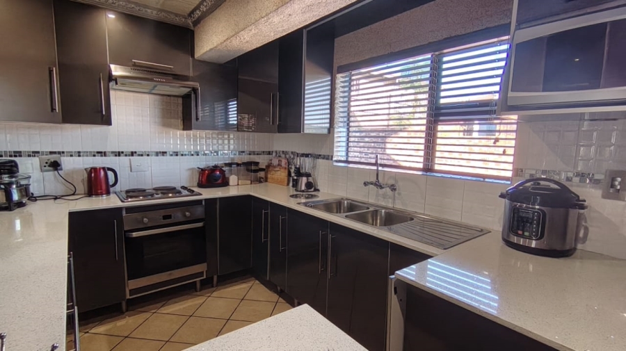To Let 3 Bedroom Property for Rent in Stonehenge Mpumalanga