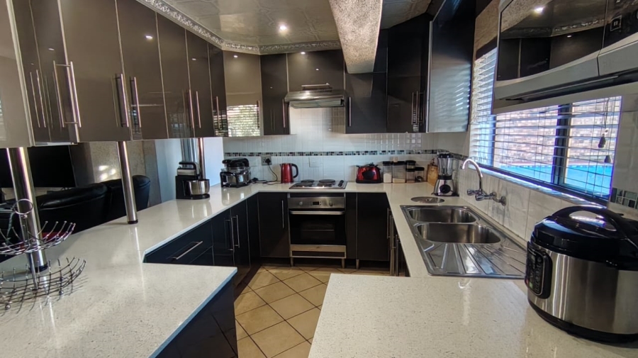 To Let 3 Bedroom Property for Rent in Stonehenge Mpumalanga