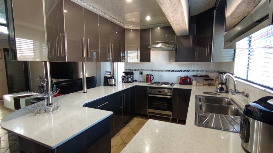 To Let 3 Bedroom Property for Rent in Stonehenge Mpumalanga