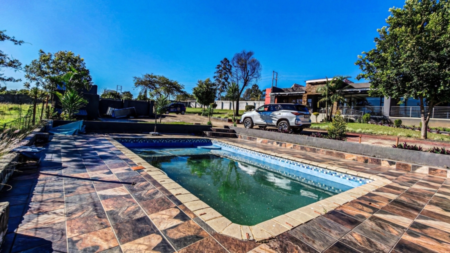 5 Bedroom Property for Sale in White River Estates Mpumalanga